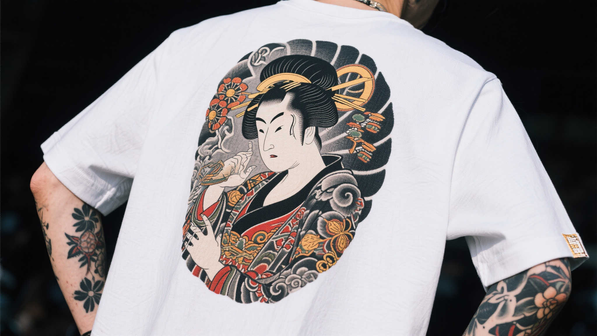 刺青艺术启发!如龙品牌推出全新联名服饰系列 刺青艺术启发!如龙品牌推出全新联名服饰系列